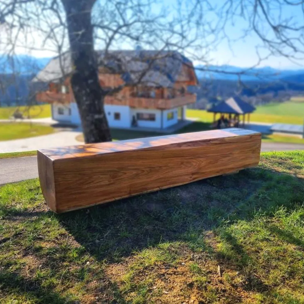 Gartenbank Panorama . Sitzblock aus Eichenholz Gartenbank Panorama . Sitzblock aus Eichenholz