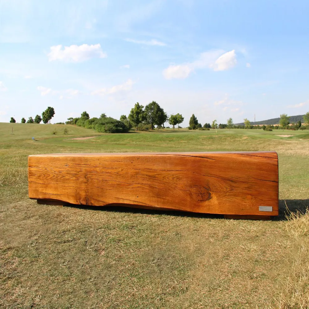 Gartenbank Panorama . Sitzblock aus Eichenholz Gartenbank Panorama . Sitzblock aus Eichenholz